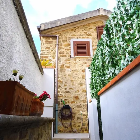 Il Cortiletto Tatil Evi Rocca Cilento